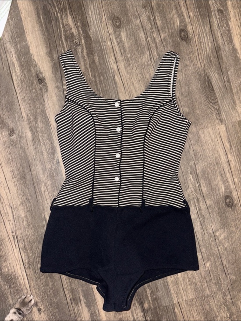 Vintage 1960s swimsuit - women’s medium 
Excellent preloved condition